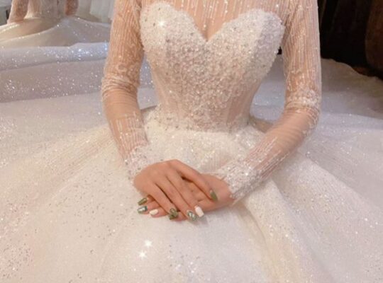 Đà Nẵng- Thuê váy cưới tặng make up miễn phí