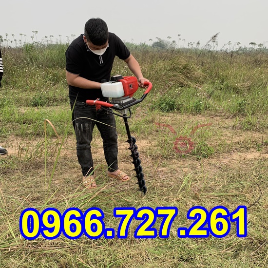 Máy khoan đào hố đất trồng cây tại Quảng Trị