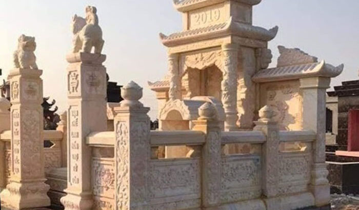 Những mẫu cổng lăng mộ đẹp, chế tác từ đá tự nhiên