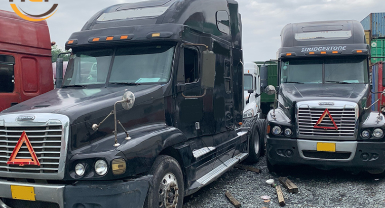 Thanh lý xe đầu kéo Mỹ FREIGHTLINER CASCADIA 455HP đời 2009 cũ