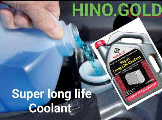 Nước làm mát hiệu HINO GOLD SUPER LONG LIFE COOLANT chất lượng cao