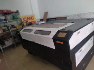 Thanh lý máy cắt laser 1390 máy hoạt động bình thường giá rẻ